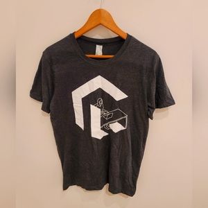 Tee Size Medium Grey